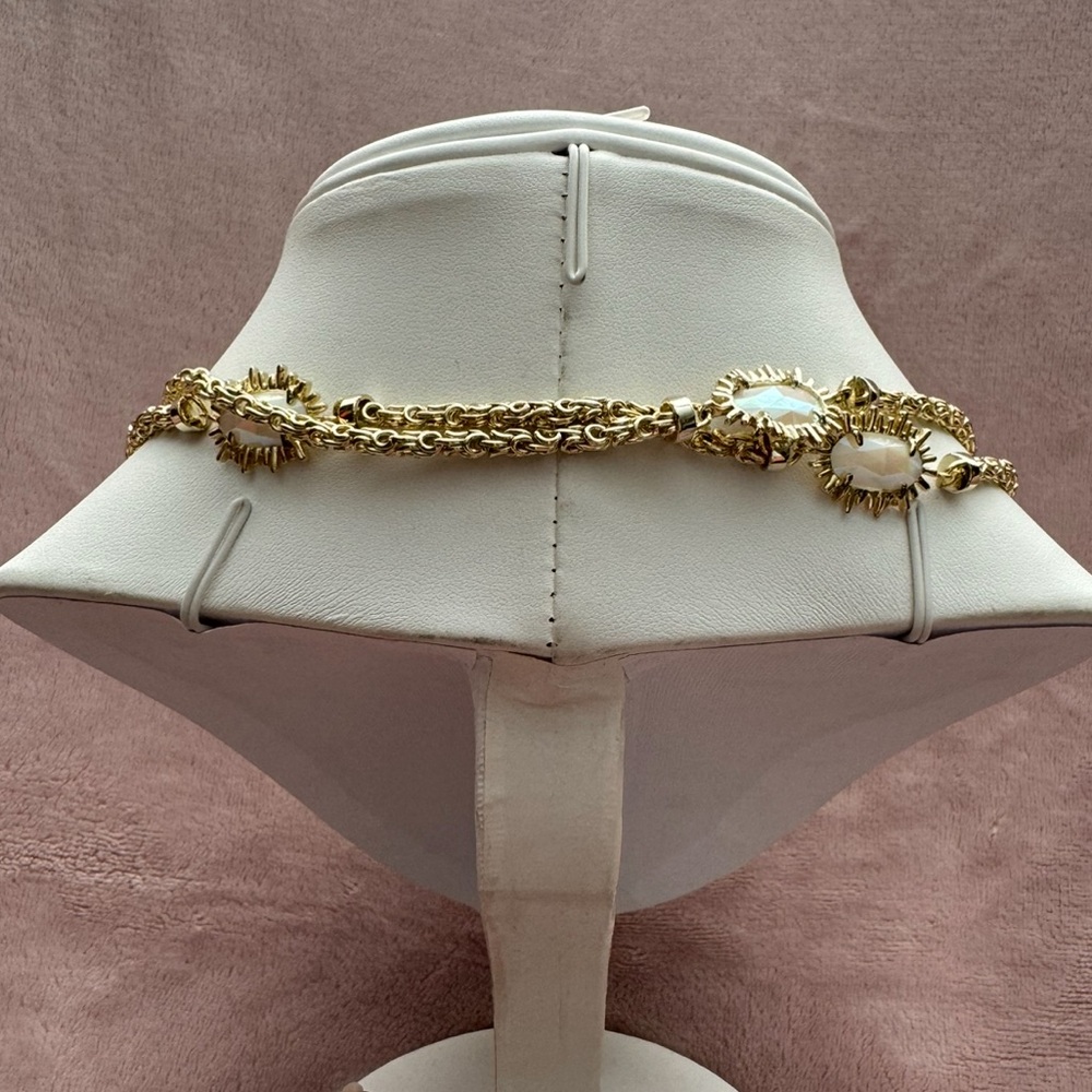 Vintage Kendra Scott Leighton Necklace in White Iridescent, Rare & HTF - Picture 4 of 7